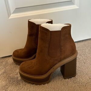 Suede Chelsea boots
